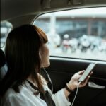 Ce muzică trebuie să asculți ca să scapi de răul de mișcare