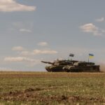 Ziua 1304 – Putin se laudă cu 700.000 de militari, iar Ucraina cu 1.000 de drone interceptoare/zi. UE adoptă al 19-lea pachet de sancțiuni. Lavrov și Rubio se întâlnesc la ONU. Zelenski, doar 59% încredere