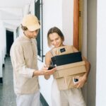 530 de angajați „la negru” la o firmă de curierat. Ministrul Muncii: Amenda este mult prea mică pentru a descuraja abuzurile