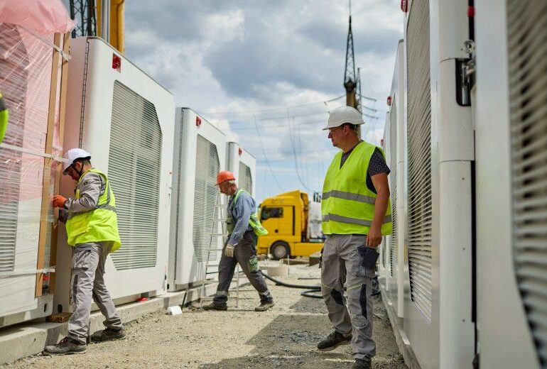 Ucraina lansează cel mai mare sistem de baterii din Europa de Est, cu ajutor american