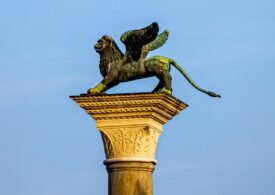 Statuia emblematică a leului înaripat din Veneția e de fapt ”Made in China”