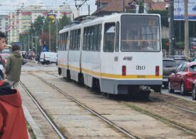 De ce e încă sport extrem să mergi cu unele tramvaie în București. Troncănit, hurducăit și balans precar de la Unirii spre Rahova și Giurgiului (Foto&Video)