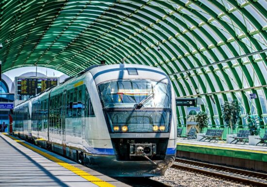 Trenurile între Gara de Nord și Aeroportul Otopeni nu vor circula, la prânz, timp de patru zile