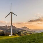 Are înălțimea unui bloc cu 13 etaje și plutește. China a lansat cea mai puternică turbină eoliană din lume