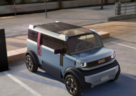 Dacia Hipster, pe străzile Parisului. Francezii au fost cuceriți: ”Cool și futurist, îmi place la nebunie!”