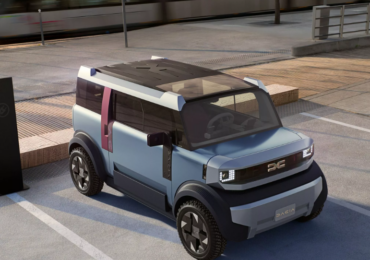 Dacia Hipster, pe străzile Parisului. Francezii au fost cuceriți: ”Cool și futurist, îmi place la nebunie!”