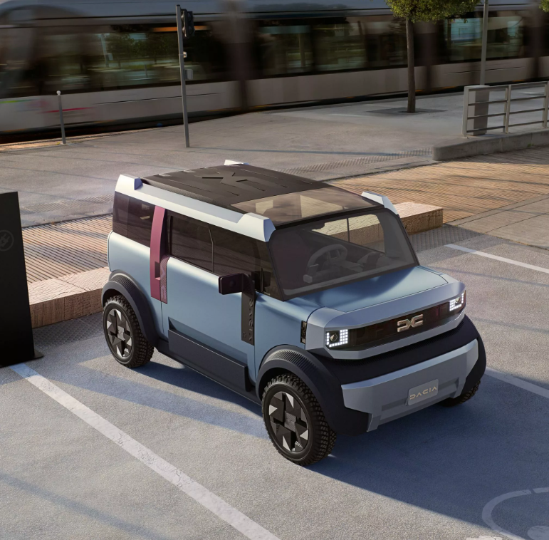 Dacia Hipster, pe străzile Parisului. Francezii au fost cuceriți: ”Cool și futurist, îmi place la nebunie!”