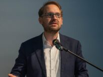 Dominic Fritz: Coaliția asta are un potențial distrugător asupra sănătății mele