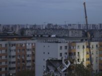 În aproximativ trei luni, locatarii blocului afectat de explozia din Rahova vor putea intra în apartamente să-și recupereze bunurile. Din păcate, nu toți