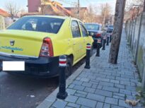 București: De ce n-a mai scos Hopincă stâlpișorii puși de Mihaiu