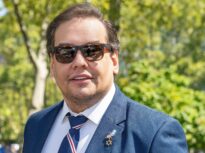 Donald Trump l-a eliberat din închisoare pe George Santos, fost congresman condamnat pentru fraudă