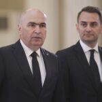 Sindicaliștii din Guvern îi cer lui Bolojan să-și demită omul de încredere de la șefia Cancelariei. Îl acuză de intimidare și abuz de putere
