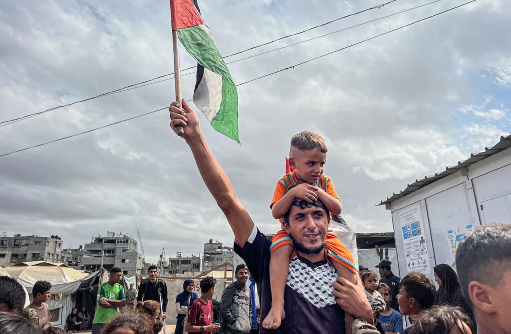Acordul de pace Israel-Hamas: Peste 500.000 de palestinieni s-au întors în nordul Gaza. Macron și Trump sunt așteptați luni, în Egipt
