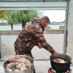 Secretul ciorbei de pește, aflat de la un pescar din Delta Dunării. Reportaj la Sulina