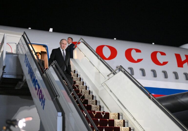 Polonia avertizează că zborul lui Putin spre Budapesta ar putea fi deviat la Haga