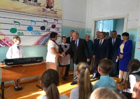 Cea mai nemiloasă mașinărie de propagandă de la Goebbels încoace: Ce se întâmplă în fiecare școală din Rusia în care Putin controlează catedra