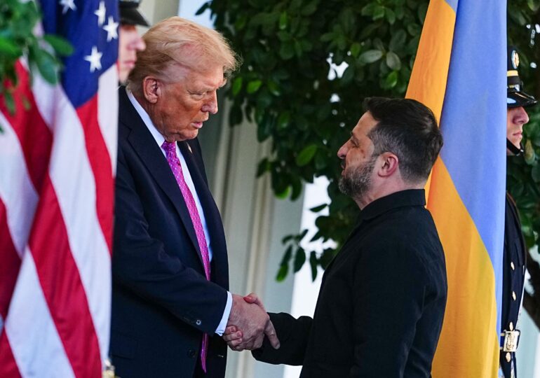 Ce a spus Trump despre ținuta cu care Zelenski s-a prezentat la Casa Albă (Video)