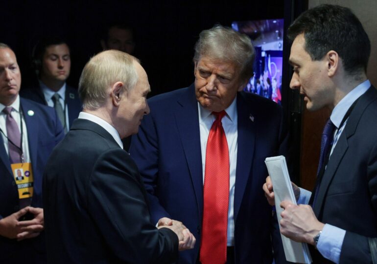 La Budapesta, Putin va negocia de pe-o poziție mai slabă ca-n Alaska. Dronele lui Zelenski și-au făcut treaba - <span style="color:#990000;">Analiză video</span>