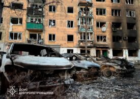 <span style="color:#990000;">Ziua 1334</span> Atacuri cu victime în Ucraina, incendiu la o rafinărie de gaz din Rusia. Scad veniturile Moscovei din vânzările de petrol și gaze