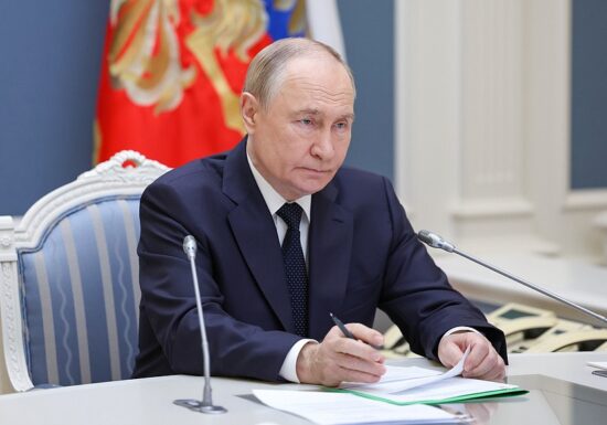 Rusia anunță că a testat rachete intercontinentale cu capacitate nucleară, într-un exercițiu supervizat direct de Putin