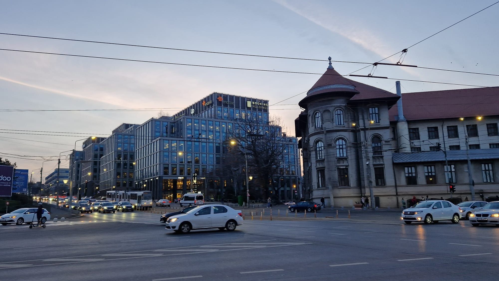 Campania în București: Ciucu invită cinci candidați la dezbatere, Băluță deschide o stradă.