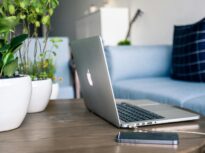 Apple enters the energy market in Romania
