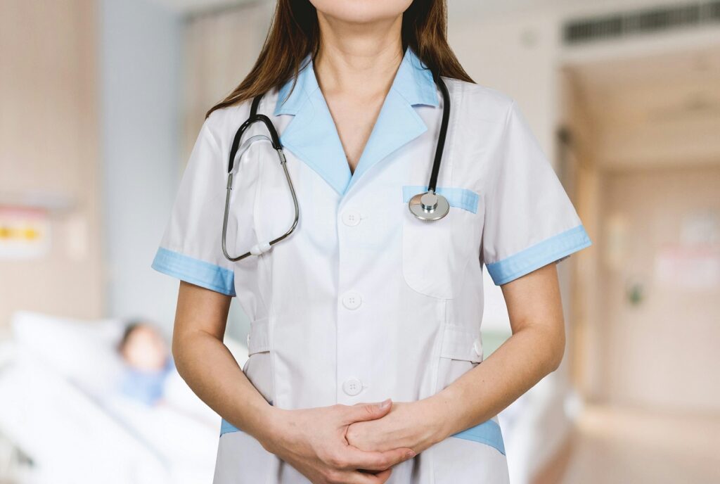 Ministrul Sănătății spune că salariile medicilor nu vor fi tăiate