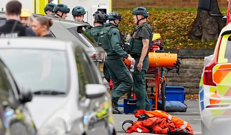 Patru răniți într-un atac lângă o sinagogă din Manchester. Suspectul a fost împușcat de poliție