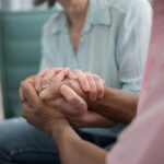 „Sindromul Italia” – suferința româncelor care au avut grijă de bătrânii altora, dar și-au pierdut liniștea proprie