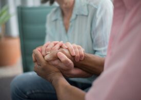 „Sindromul Italia” - suferința româncelor care au avut grijă de bătrânii altora, dar și-au pierdut liniștea proprie