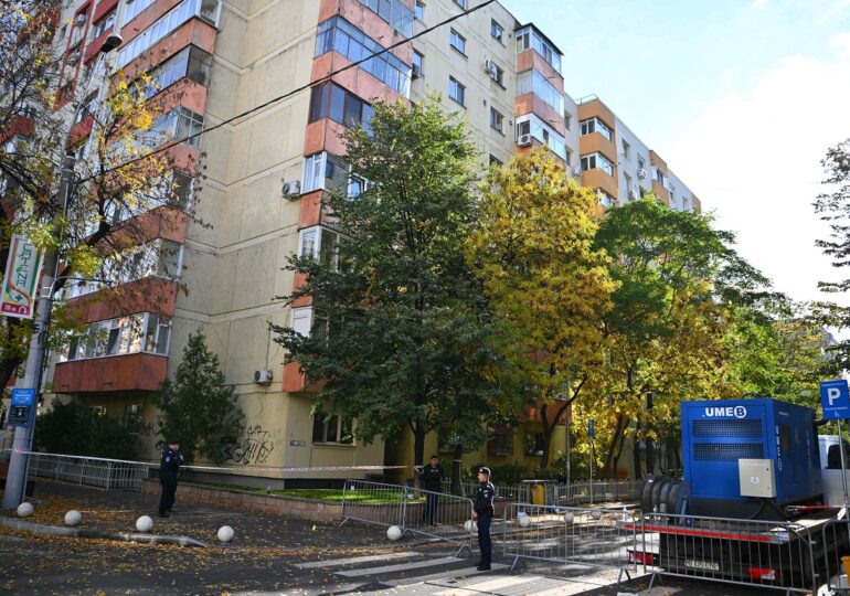 Explozia din Rahova: Peste 200 de locuințe nu au gaze pentru că sunt pierderi pe instalații. Recomandările Distrigaz și programul pentru duminică
