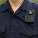 Cine are voie să filmeze pe cine? Haosul body-camerelor polițiștilor locali, în București
