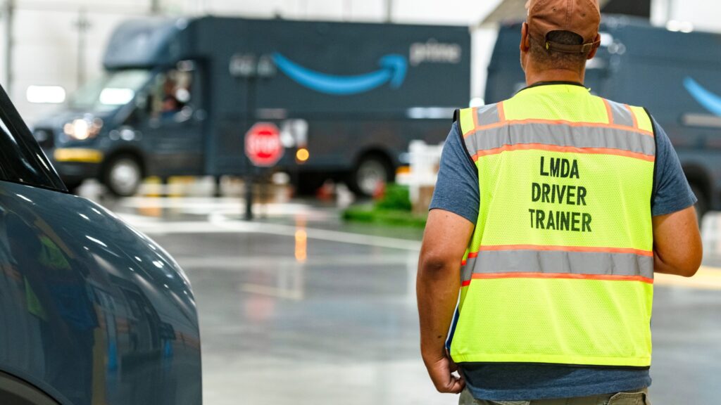 Compania care concediază 30.000 de angajați. Inteligența artificială accelerează cel mai mare val de disponibilizări