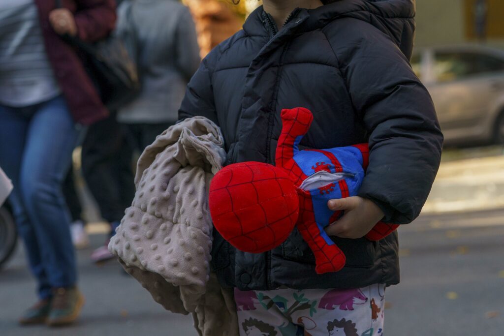 copii evacuati bloc explodat