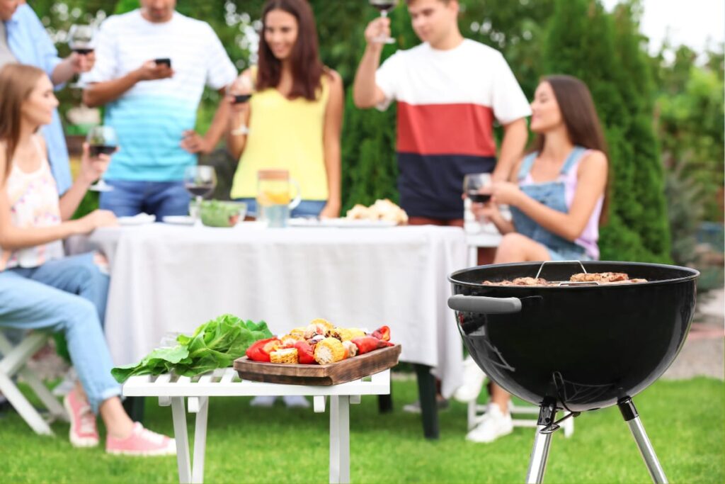 Cum să creezi un loc de gătit de vară în grădină