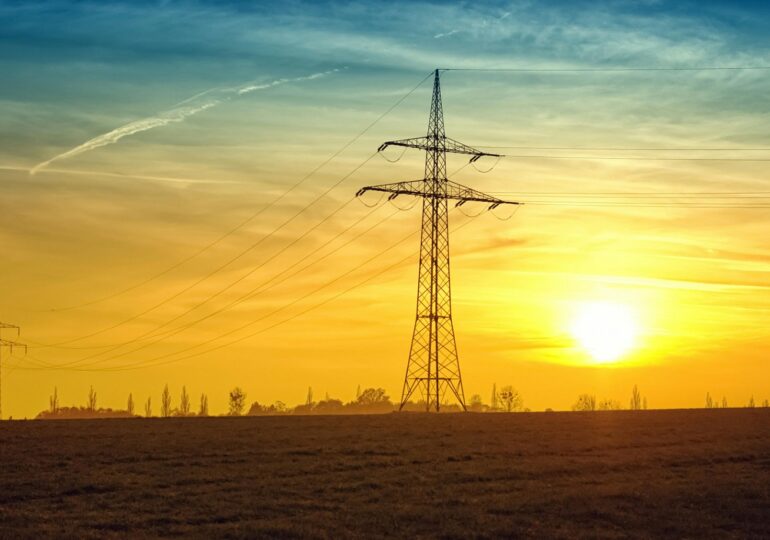 România plătește cel mai scump curent din Europa. Ministrul Energiei: Vindem megawatt-ul în Ungaria cu 1 leu și importăm cu 2.500 de lei