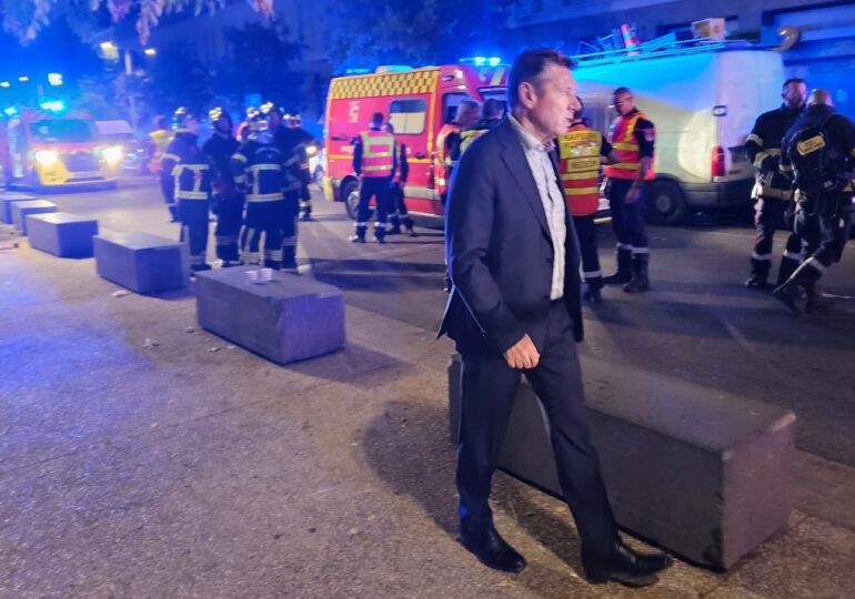 Focuri de armă la Nisa: Doi oameni au fost uciși, 5 răniți (Video)