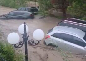 Ploi violente în Bulgaria. Trei persoane au murit, zeci au fost evacuate, mașinile au fost luate de ape (Video)