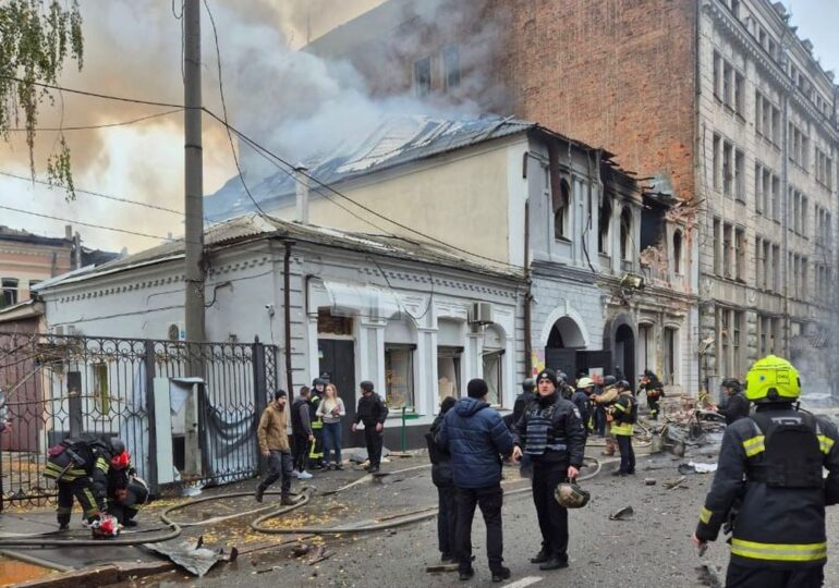 Ziua 1344 Dronele Kievului lovesc Moscova și o lasă fără petrol. Criză în industria de apărare a lui Putin. Duma pedepsește copiii pentru „sabotaj”