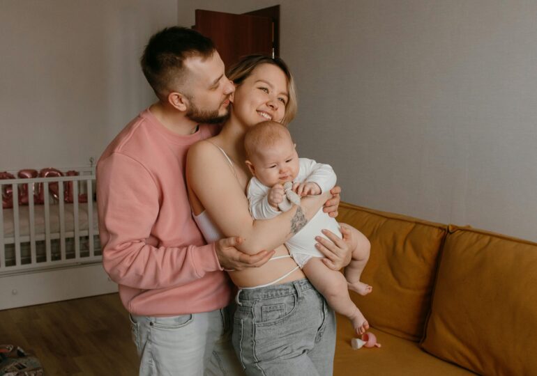 De ce e bine să faci copii cât ești tânăr. Bolile pe care le poți transmite urmașilor la vârste înaintate