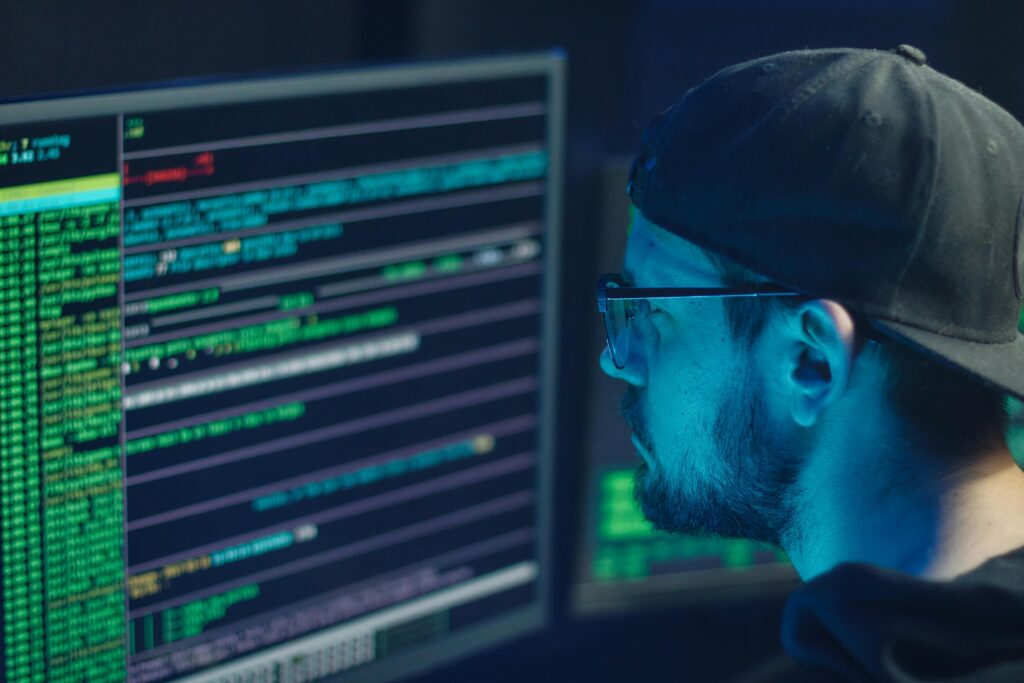 Parolele prea simple, poarta deschisă pentru hackeri. Sfaturile experților pentru protejarea conturilor online