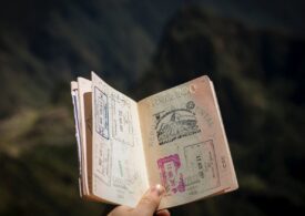 Primul aeroport din România unde nu se mai pune ștampila pe pașaport