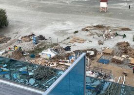 Plajele de pe litoral arată ca după ciclon. Cine și de ce a distrus construcțiile (Video)