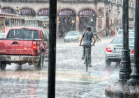 Record de precipitații: În următoarele 24 de ore va ploua cât în două luni