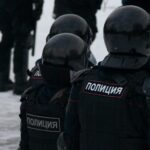 Bătaie cu lopeți și indicatoare rutiere pe străzile din Moscova (Video)