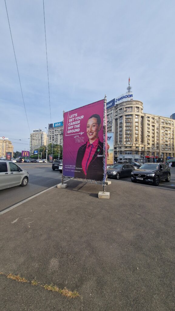 prima structura publicitară în august 2025