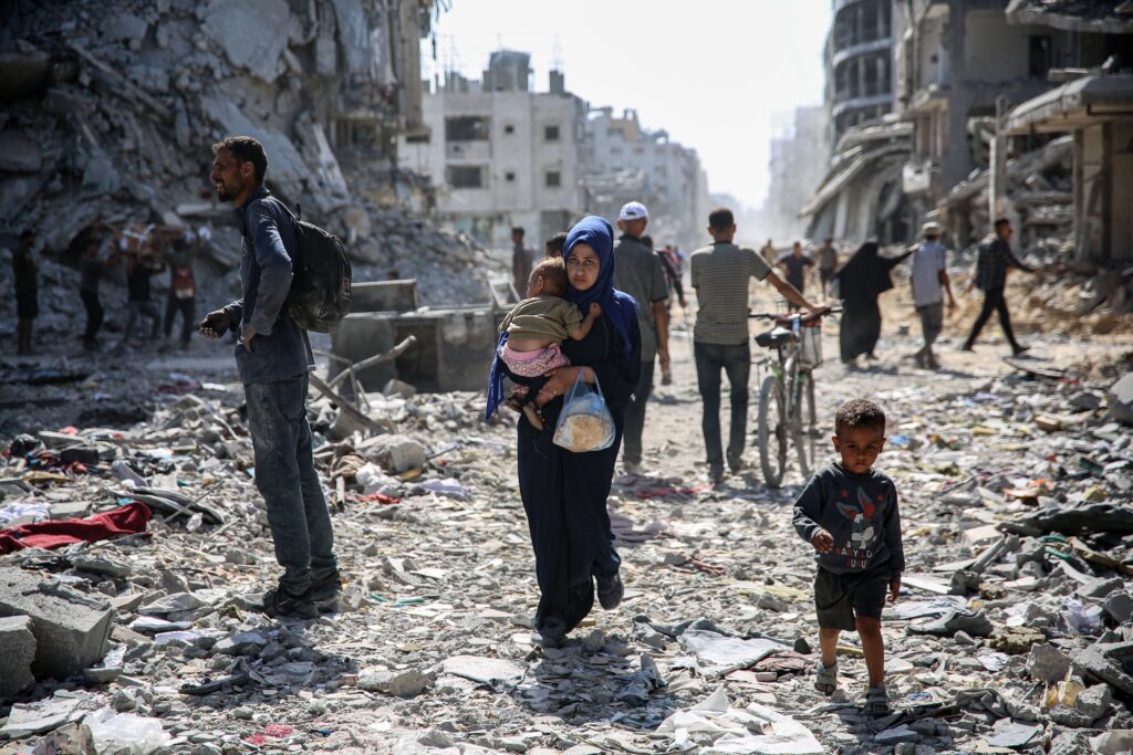 Israelul interzice activitatea a zeci de ONG-uri în Gaza. 10 state avertizează: criza umanitară devine catastrofală