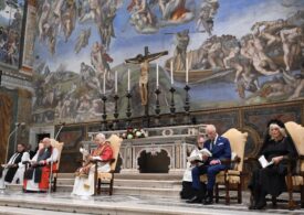 Moment istoric: Regele Charles și papa Leon s-au rugat împreună, o premieră în ultimii 500 de ani (Foto)