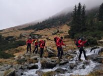 Încă un bărbat a murit pe munte, în Făgăraș, după ce a căzut 500 de metri din Vârful Lespezi. Operațiune extremă pentru recuperarea trupului
