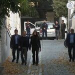 Nicolas Sarkozy, primit cu aplauze de deținuți. Avocatul său a cerut să fie eliberat imediat ce a intrat în închisoare (Video)